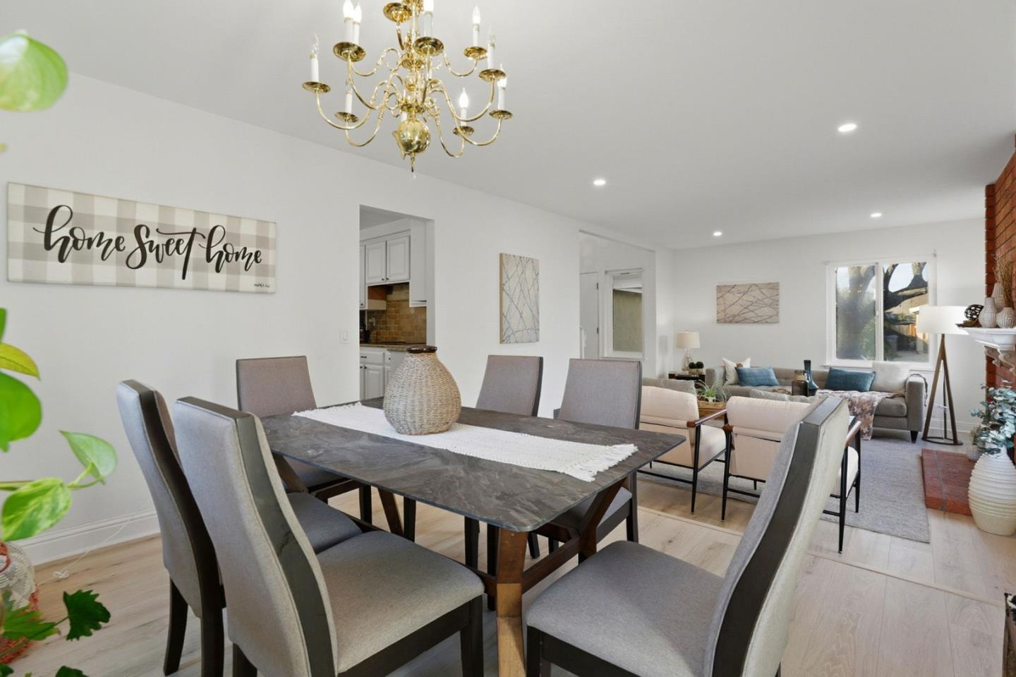 Detail Gallery Image 9 of 40 For 6460 Standridge Ct, San Jose,  CA 95123 - 4 Beds | 2/1 Baths