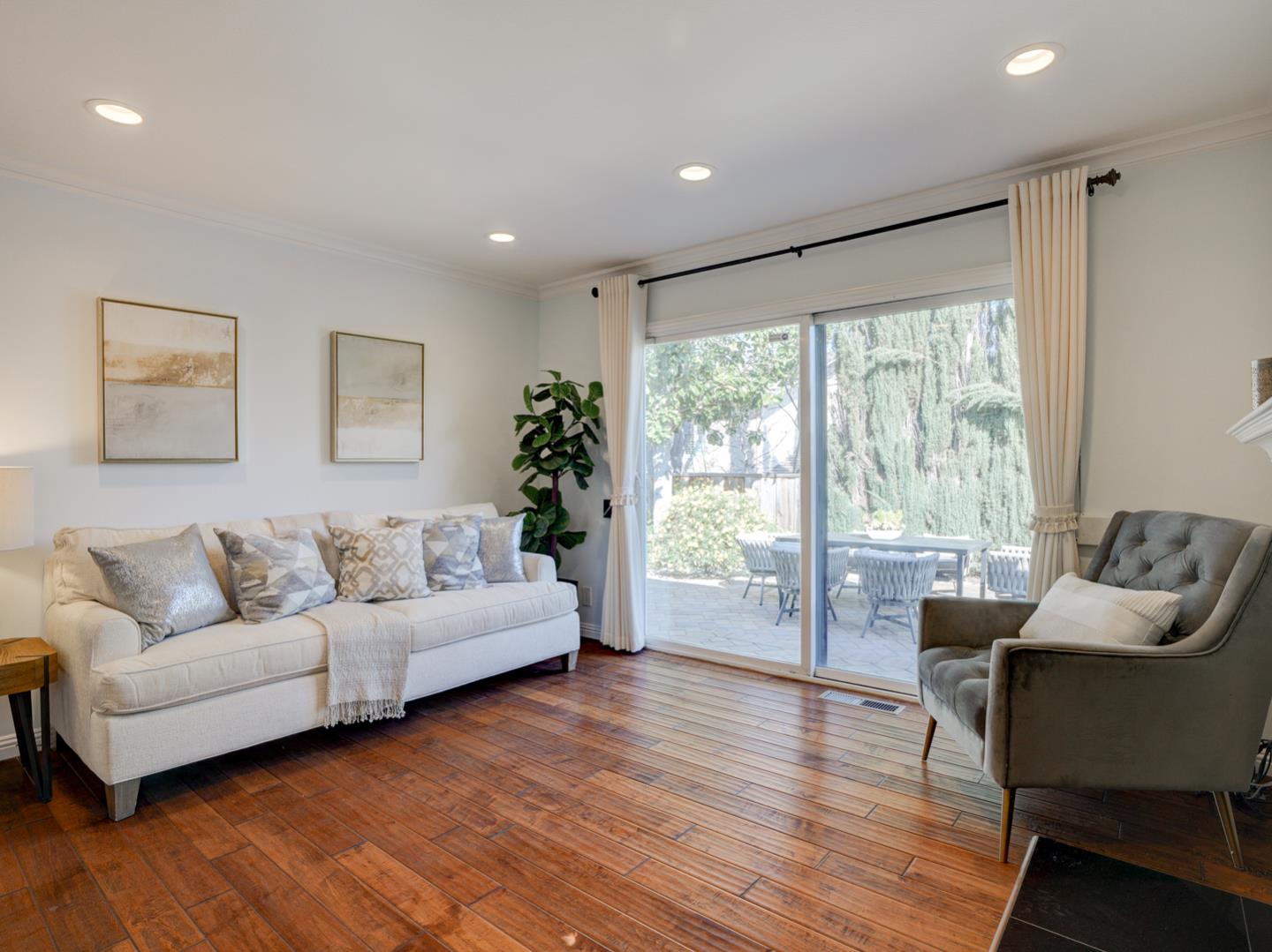 Detail Gallery Image 12 of 69 For 1674 S Stelling Rd, Cupertino,  CA 95014 - 3 Beds | 3 Baths