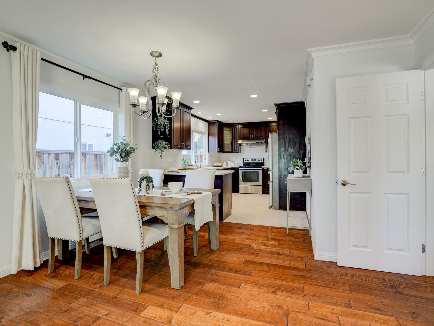 Detail Gallery Image 17 of 69 For 1674 S Stelling Rd, Cupertino,  CA 95014 - 3 Beds | 3 Baths