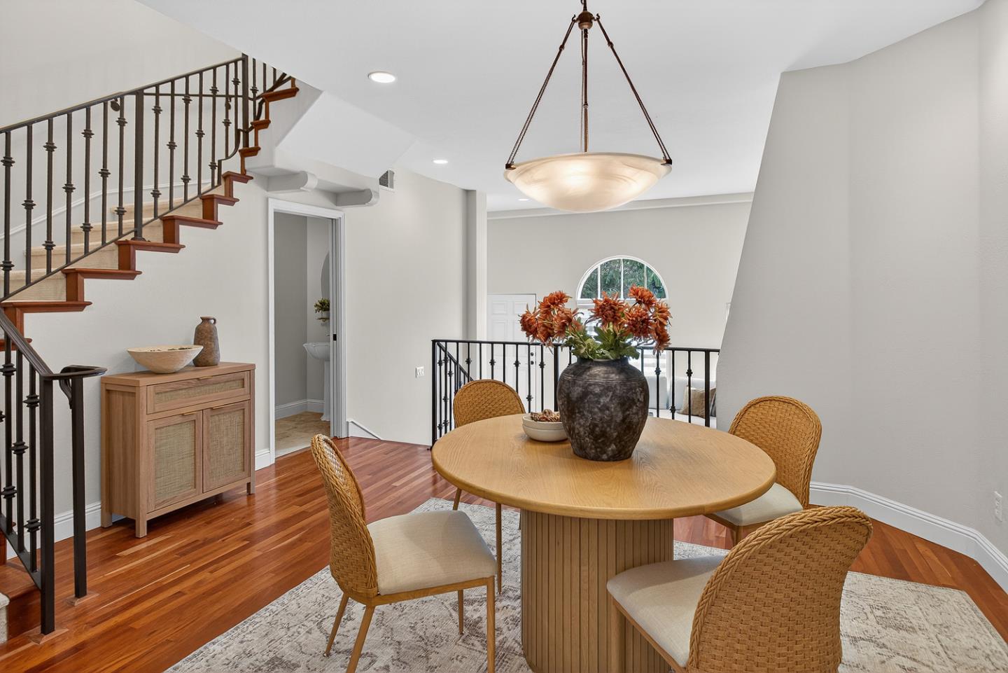 Detail Gallery Image 10 of 34 For 484 Gabilan St, Los Altos,  CA 94022 - 3 Beds | 2/1 Baths