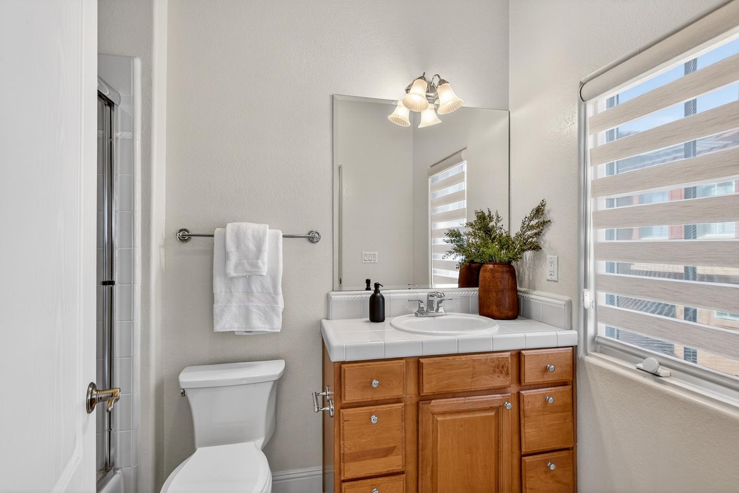 Detail Gallery Image 22 of 34 For 484 Gabilan St, Los Altos,  CA 94022 - 3 Beds | 2/1 Baths