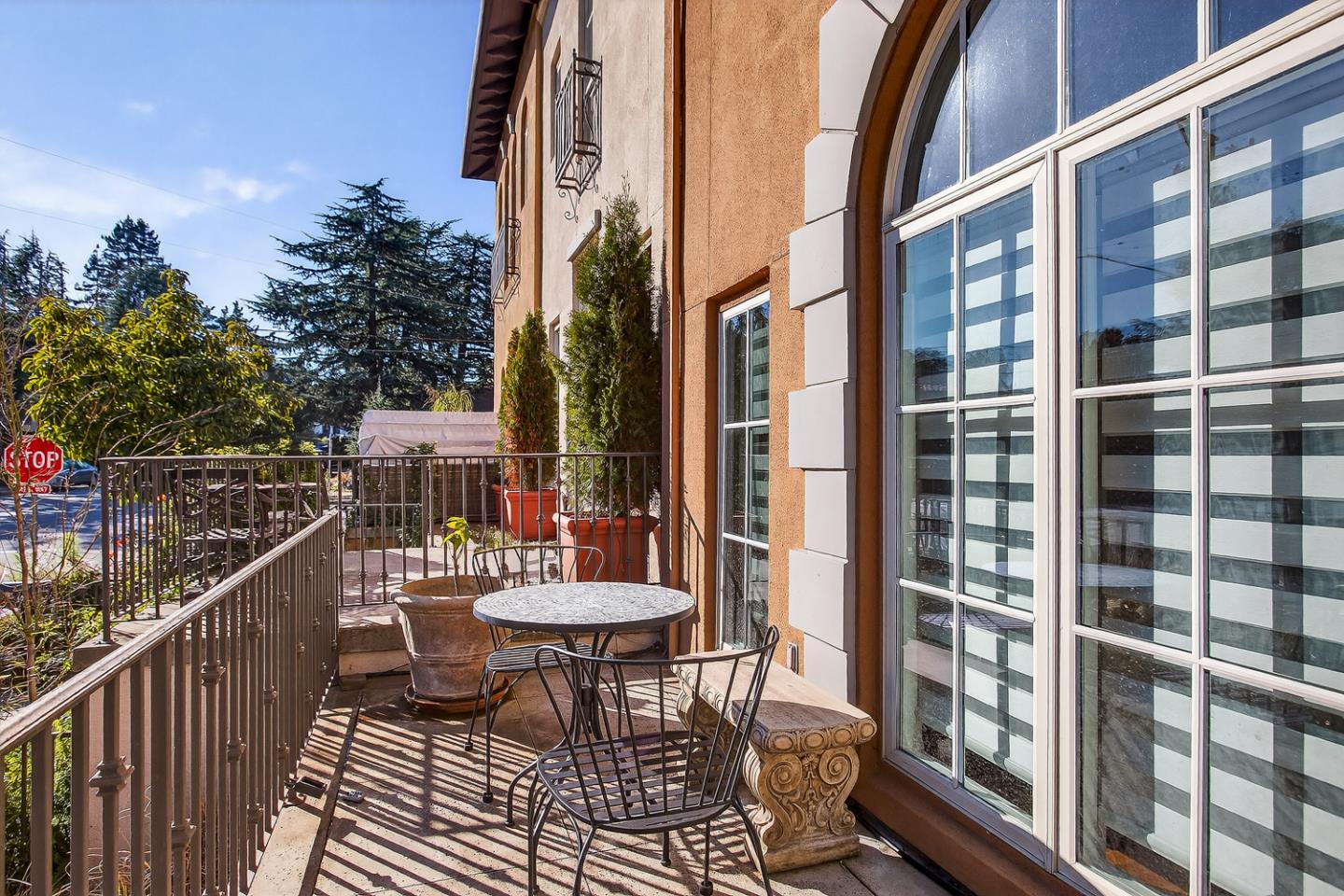 Detail Gallery Image 5 of 34 For 484 Gabilan St, Los Altos,  CA 94022 - 3 Beds | 2/1 Baths