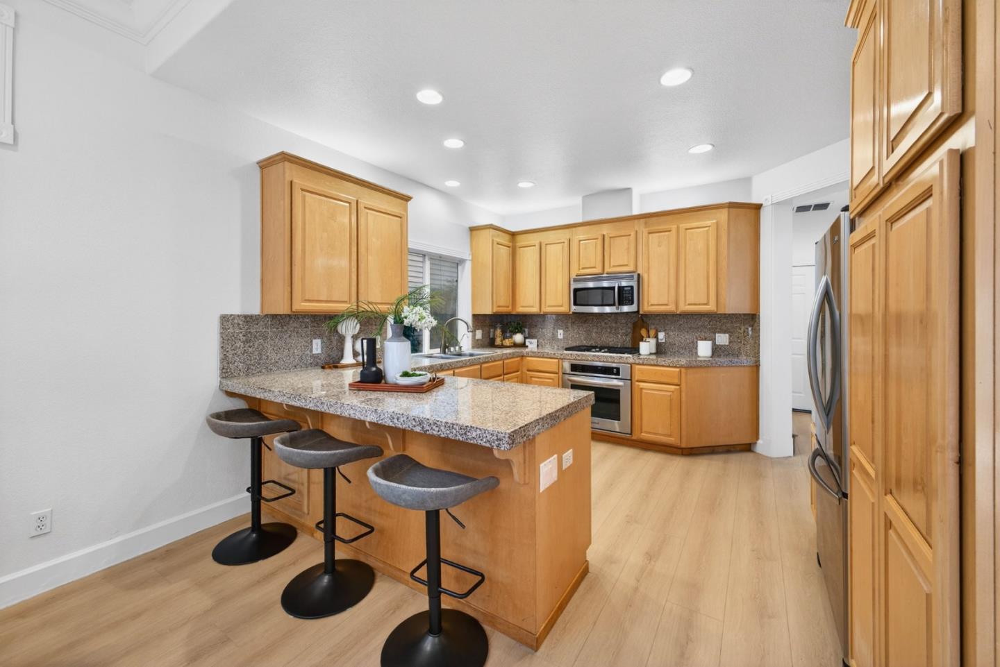 Detail Gallery Image 16 of 43 For 1802 Henning Pl, Santa Clara,  CA 95050 - 3 Beds | 2/1 Baths