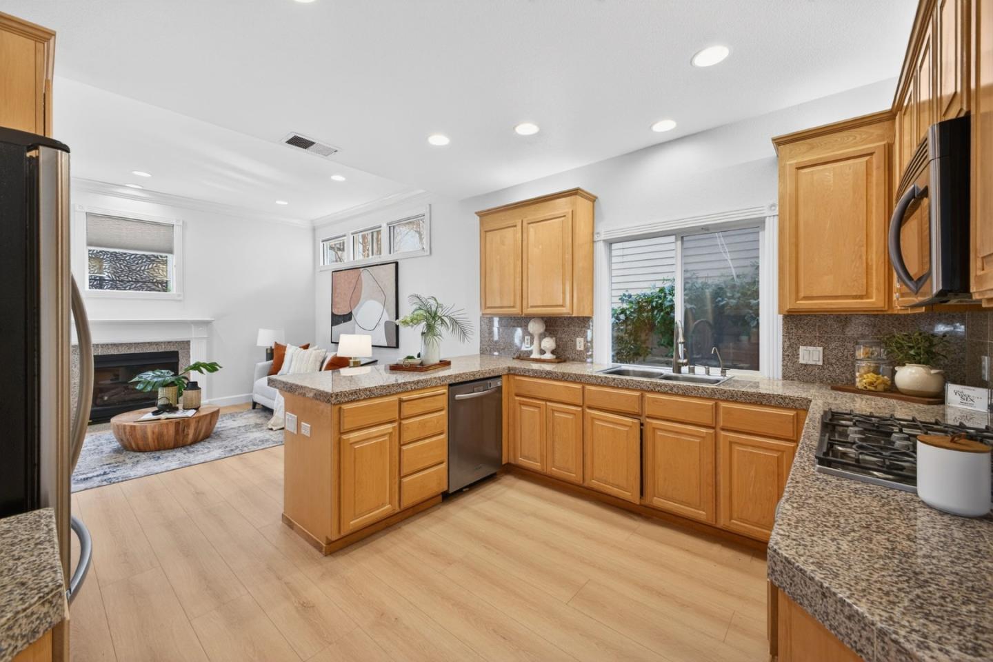 Detail Gallery Image 17 of 43 For 1802 Henning Pl, Santa Clara,  CA 95050 - 3 Beds | 2/1 Baths