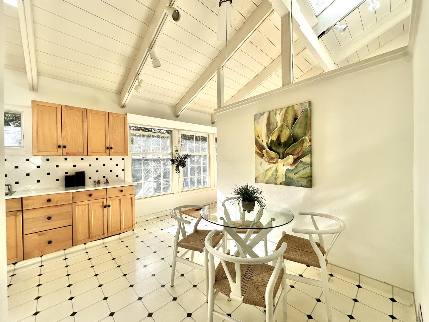 Detail Gallery Image 5 of 17 For 13531 Old Oak Way, Saratoga,  CA 95070 - 3 Beds | 3 Baths