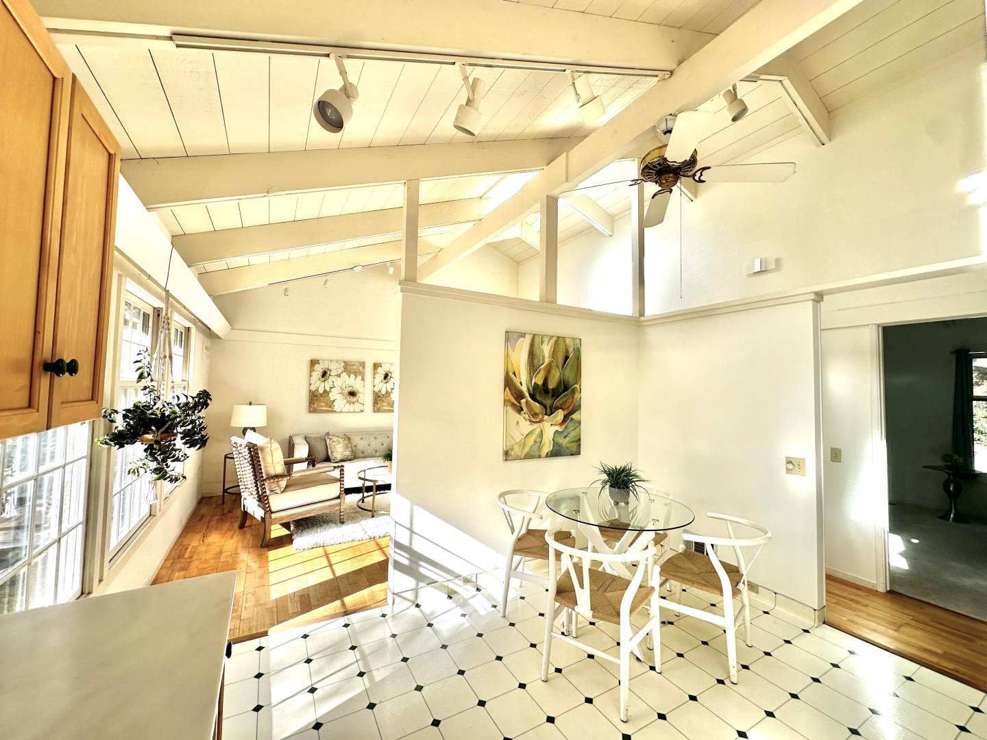 Detail Gallery Image 6 of 17 For 13531 Old Oak Way, Saratoga,  CA 95070 - 3 Beds | 3 Baths