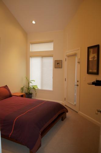Detail Gallery Image 7 of 9 For 1951 Ofarrell St #406,  San Mateo,  CA 94403 - 2 Beds | 2 Baths