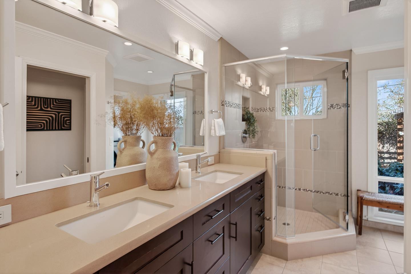 Detail Gallery Image 17 of 25 For 1010 Gest Dr, Mountain View,  CA 94040 - 3 Beds | 2 Baths