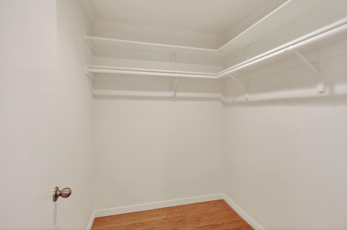 Detail Gallery Image 20 of 25 For 1010 Gest Dr, Mountain View,  CA 94040 - 3 Beds | 2 Baths