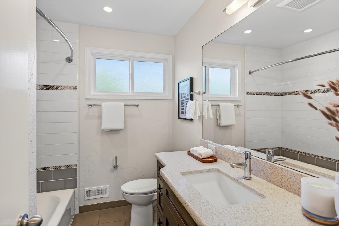 Detail Gallery Image 23 of 25 For 1010 Gest Dr, Mountain View,  CA 94040 - 3 Beds | 2 Baths