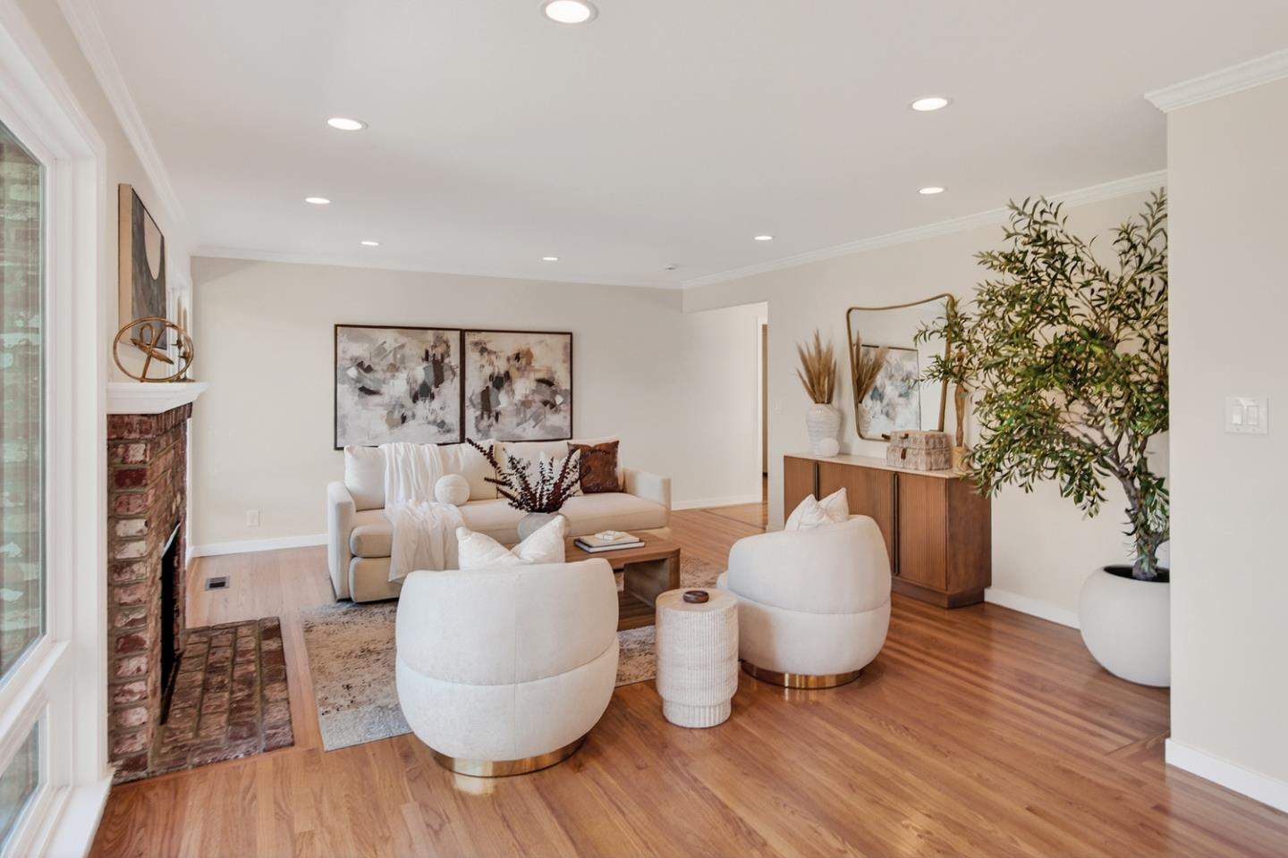 Detail Gallery Image 6 of 25 For 1010 Gest Dr, Mountain View,  CA 94040 - 3 Beds | 2 Baths