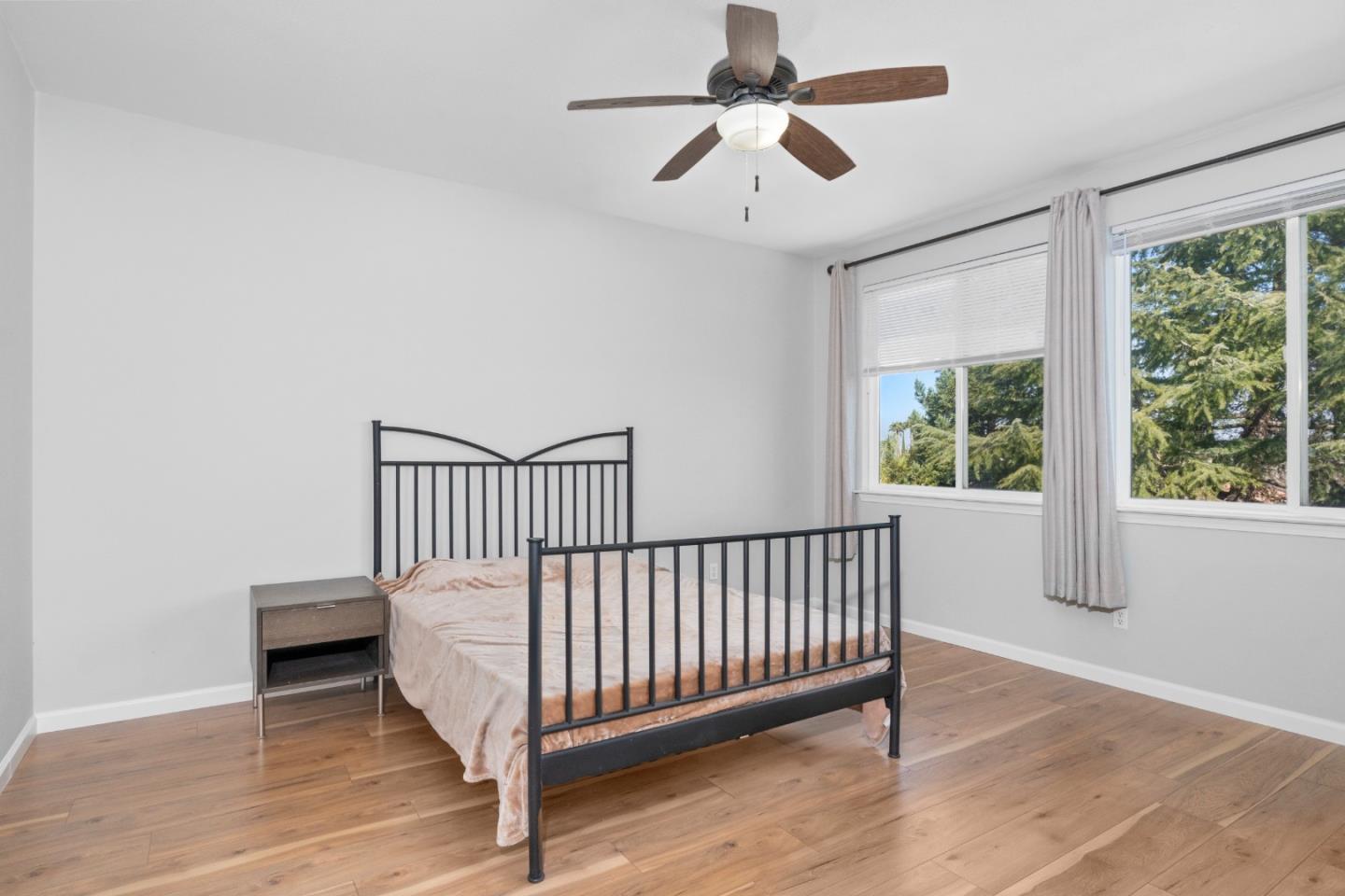 Detail Gallery Image 14 of 19 For 2415 Crystal Way, Antioch,  CA 94531 - 4 Beds | 2/1 Baths