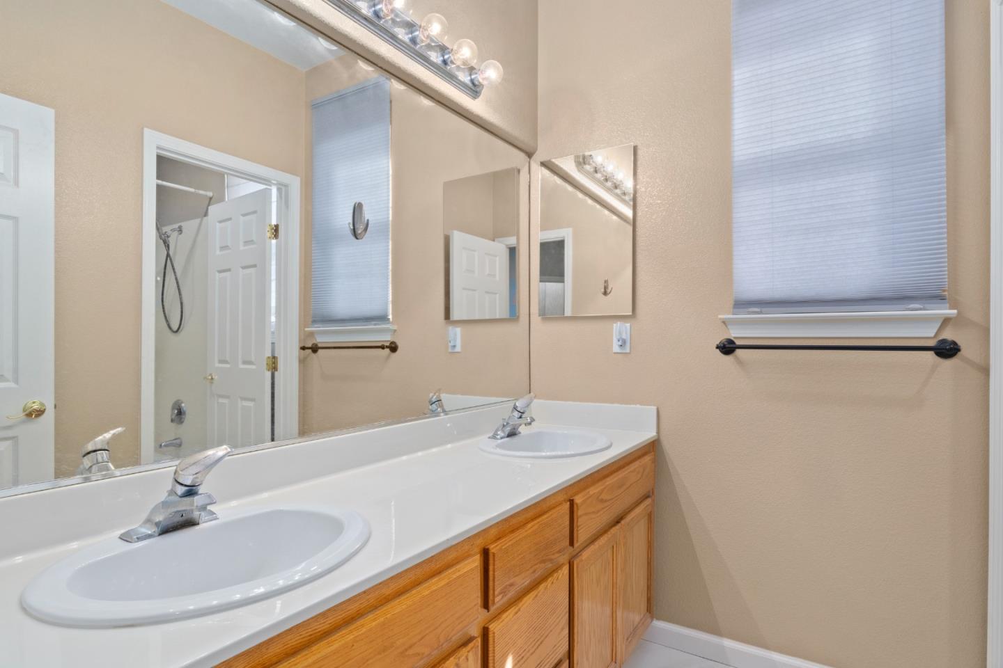 Detail Gallery Image 15 of 19 For 2415 Crystal Way, Antioch,  CA 94531 - 4 Beds | 2/1 Baths