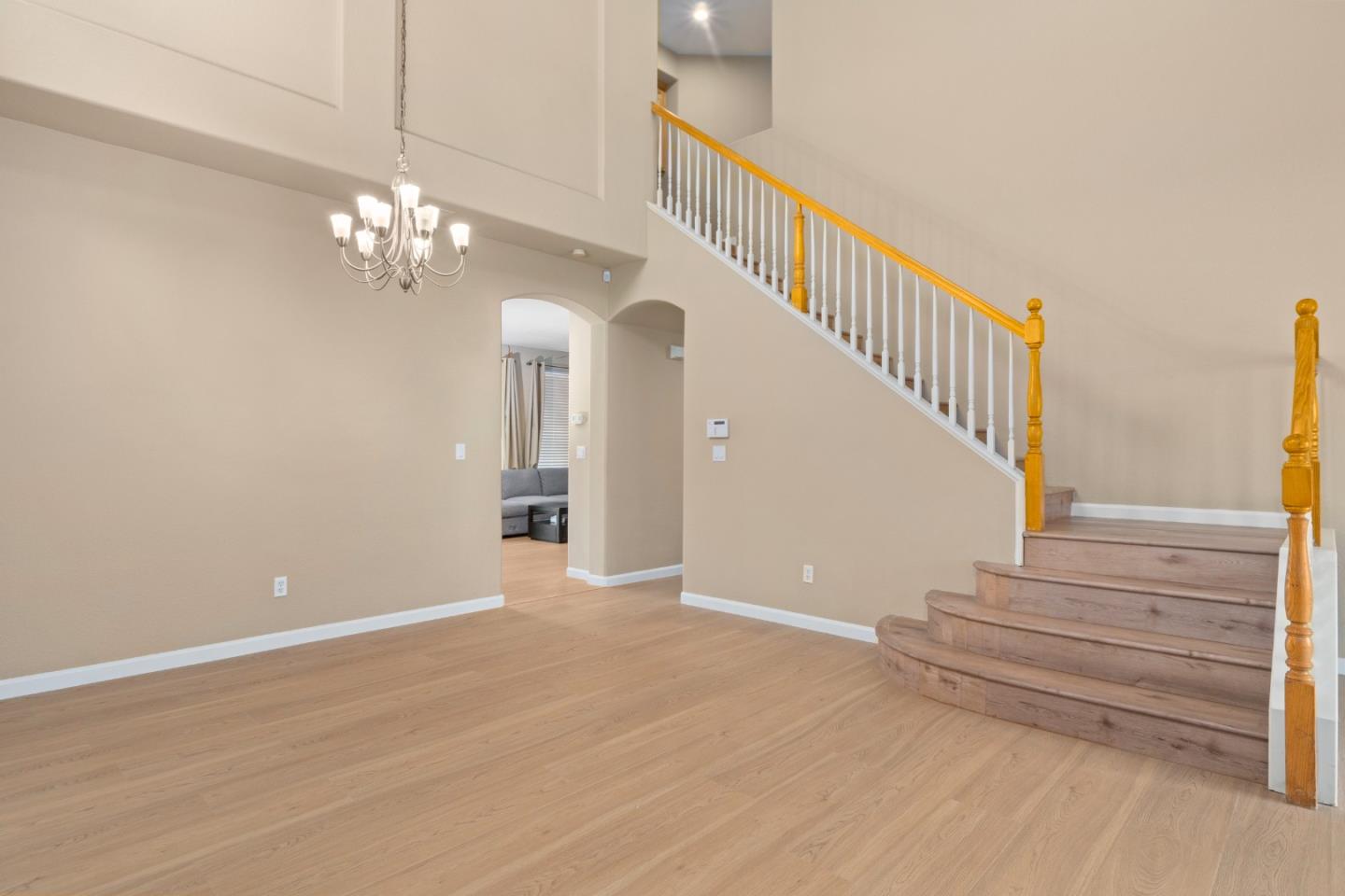 Detail Gallery Image 4 of 19 For 2415 Crystal Way, Antioch,  CA 94531 - 4 Beds | 2/1 Baths