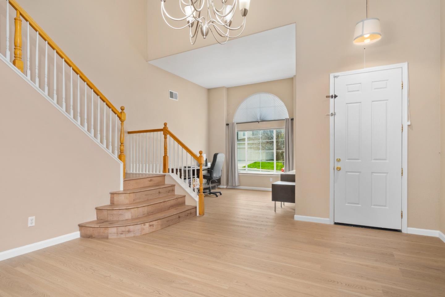 Detail Gallery Image 5 of 19 For 2415 Crystal Way, Antioch,  CA 94531 - 4 Beds | 2/1 Baths