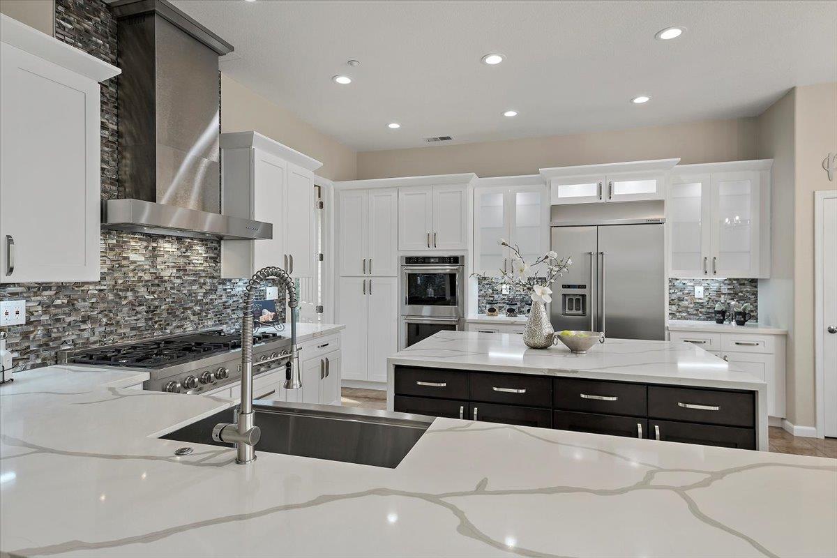 Detail Gallery Image 12 of 41 For 191 Tarragon Ave, Morgan Hill,  CA 95037 - 5 Beds | 3/1 Baths