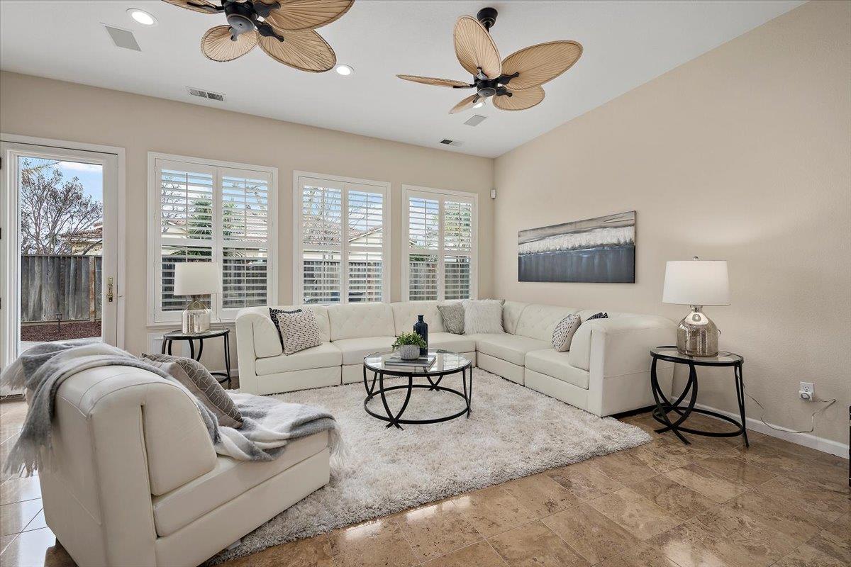 Detail Gallery Image 18 of 41 For 191 Tarragon Ave, Morgan Hill,  CA 95037 - 5 Beds | 3/1 Baths