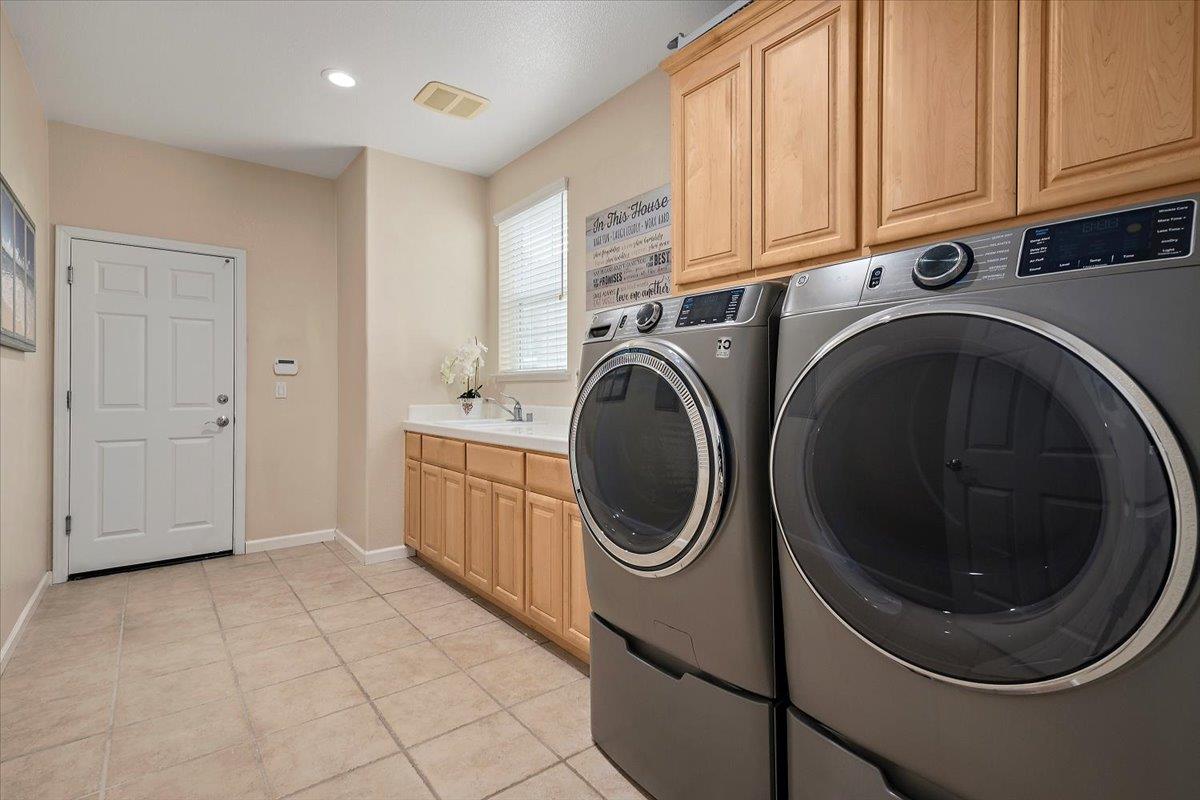 Detail Gallery Image 35 of 41 For 191 Tarragon Ave, Morgan Hill,  CA 95037 - 5 Beds | 3/1 Baths