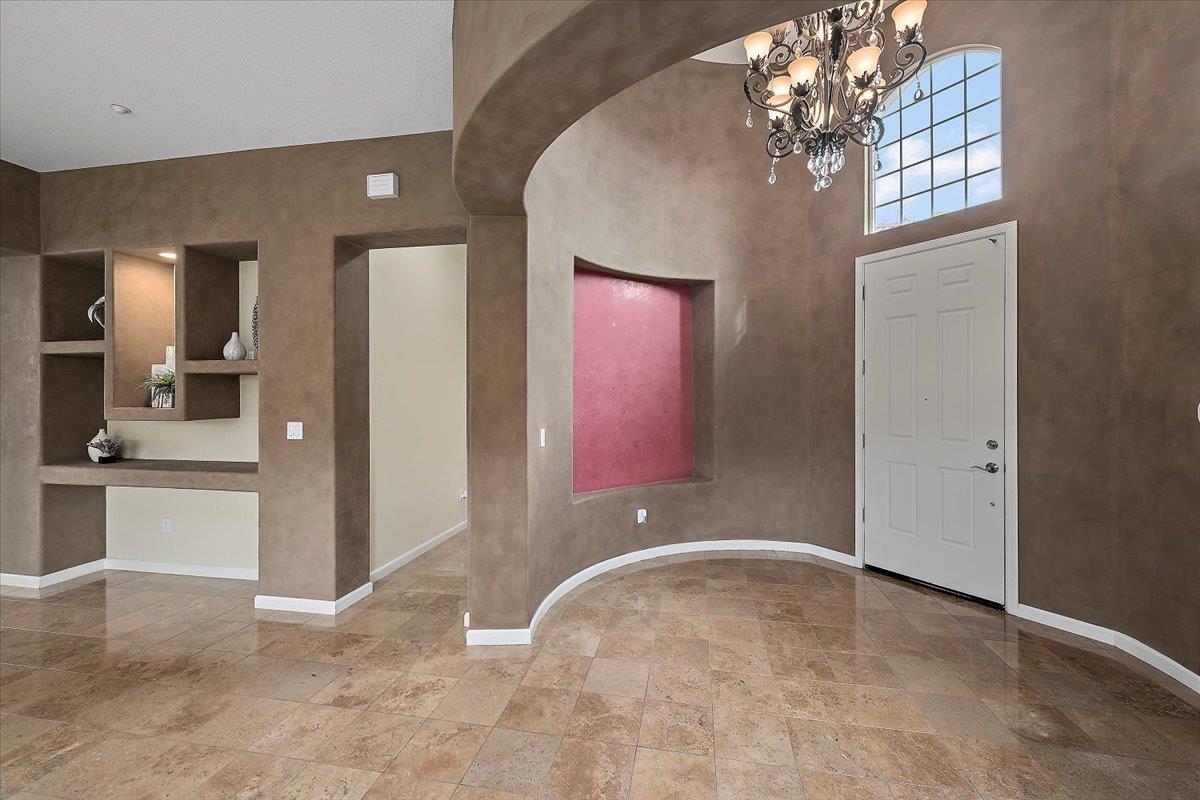 Detail Gallery Image 4 of 41 For 191 Tarragon Ave, Morgan Hill,  CA 95037 - 5 Beds | 3/1 Baths