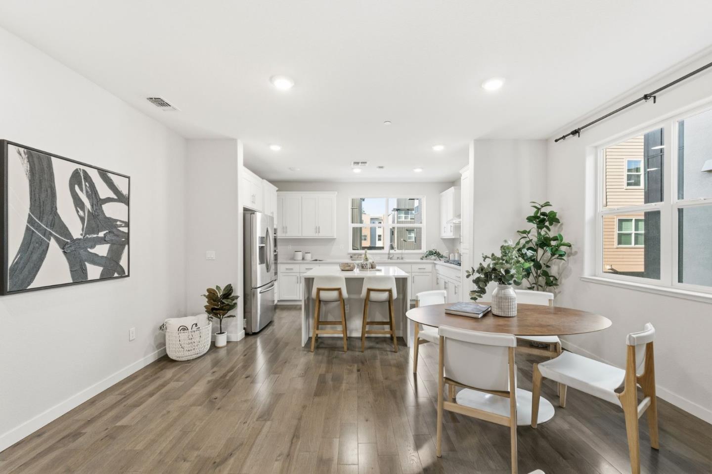 Detail Gallery Image 18 of 48 For 1938 Galileo Ln, San Jose,  CA 95133 - 3 Beds | 3/1 Baths