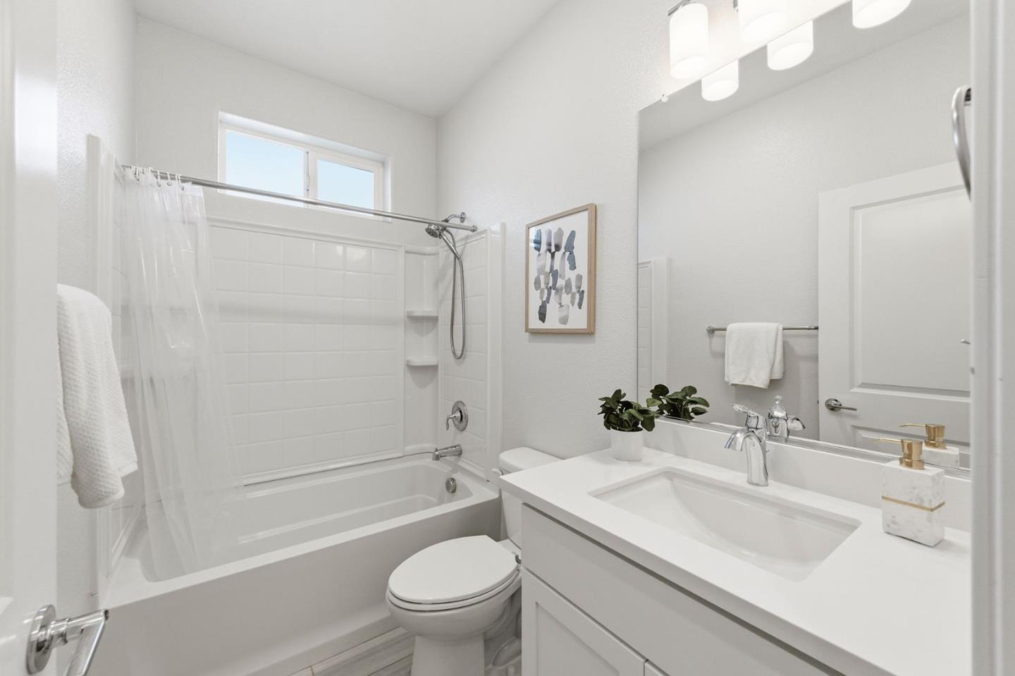 Detail Gallery Image 31 of 48 For 1938 Galileo Ln, San Jose,  CA 95133 - 3 Beds | 3/1 Baths