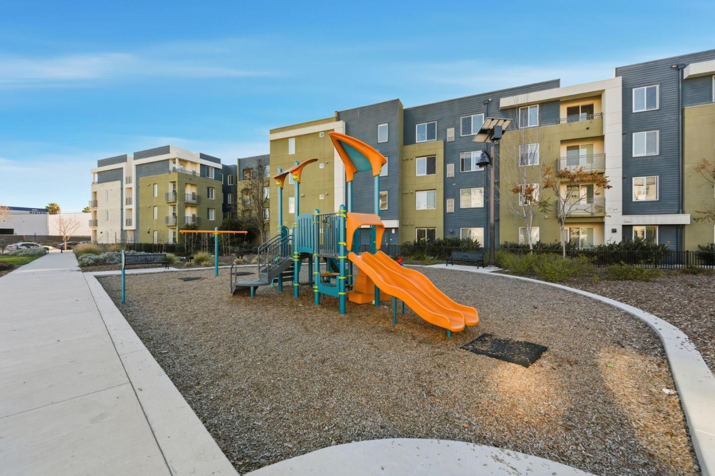 Detail Gallery Image 39 of 48 For 1938 Galileo Ln, San Jose,  CA 95133 - 3 Beds | 3/1 Baths