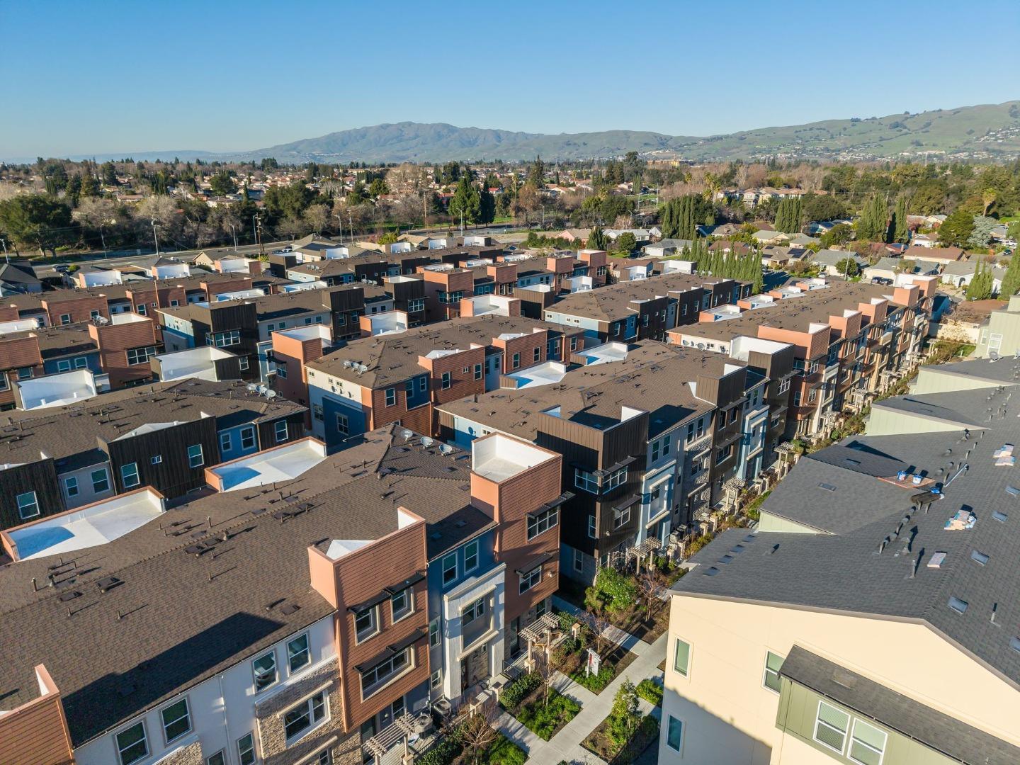 Detail Gallery Image 44 of 48 For 1938 Galileo Ln, San Jose,  CA 95133 - 3 Beds | 3/1 Baths