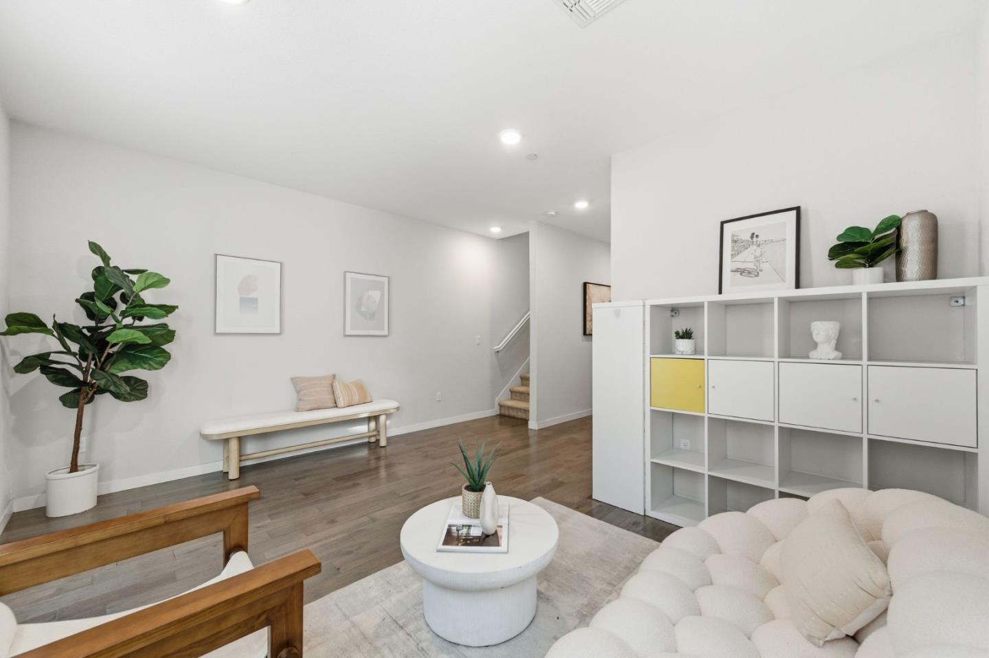 Detail Gallery Image 7 of 48 For 1938 Galileo Ln, San Jose,  CA 95133 - 3 Beds | 3/1 Baths