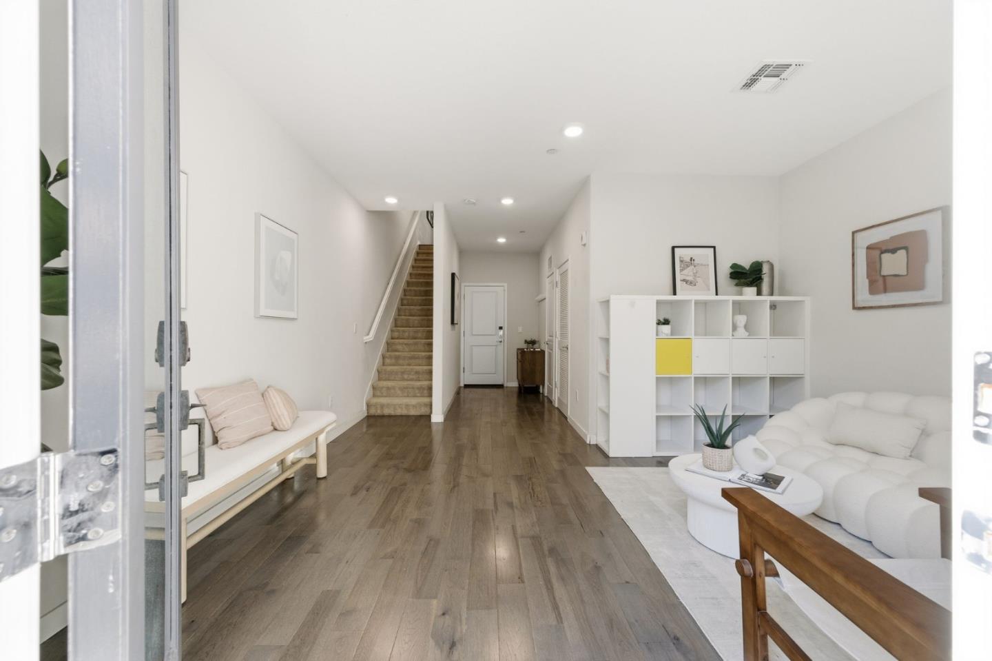 Detail Gallery Image 8 of 48 For 1938 Galileo Ln, San Jose,  CA 95133 - 3 Beds | 3/1 Baths