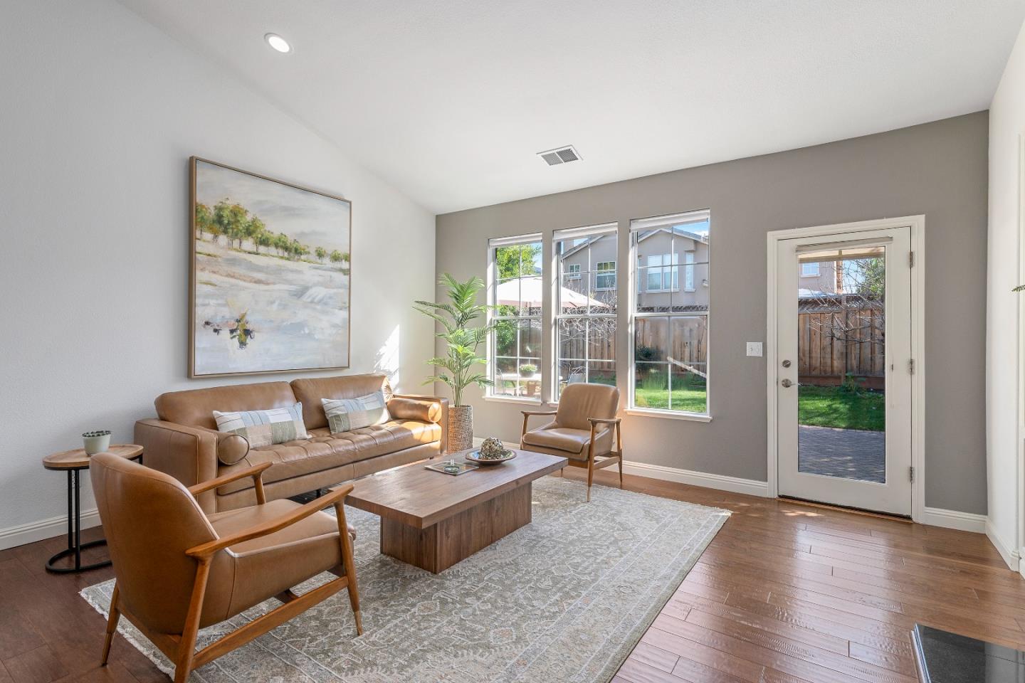 Detail Gallery Image 10 of 23 For 1544 Bouchard Dr, San Jose,  CA 95118 - 3 Beds | 2 Baths