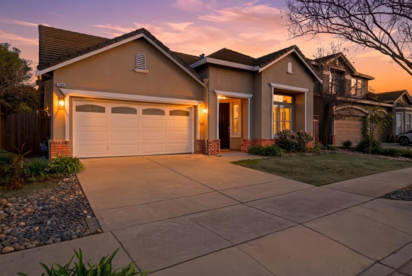 Detail Gallery Image 2 of 23 For 1544 Bouchard Dr, San Jose,  CA 95118 - 3 Beds | 2 Baths