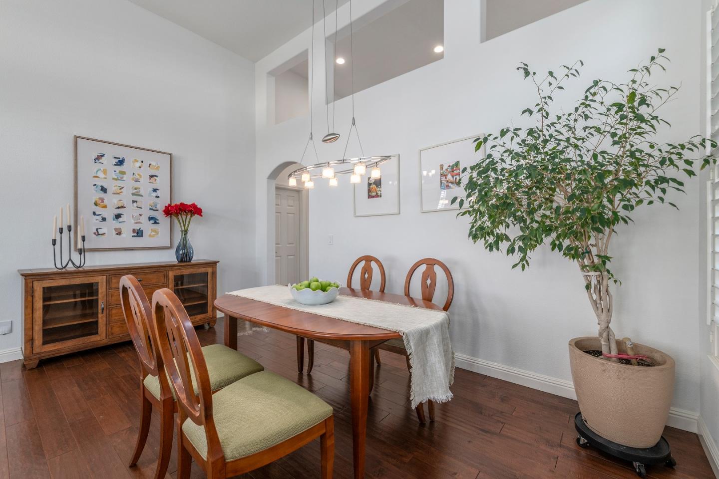 Detail Gallery Image 5 of 23 For 1544 Bouchard Dr, San Jose,  CA 95118 - 3 Beds | 2 Baths