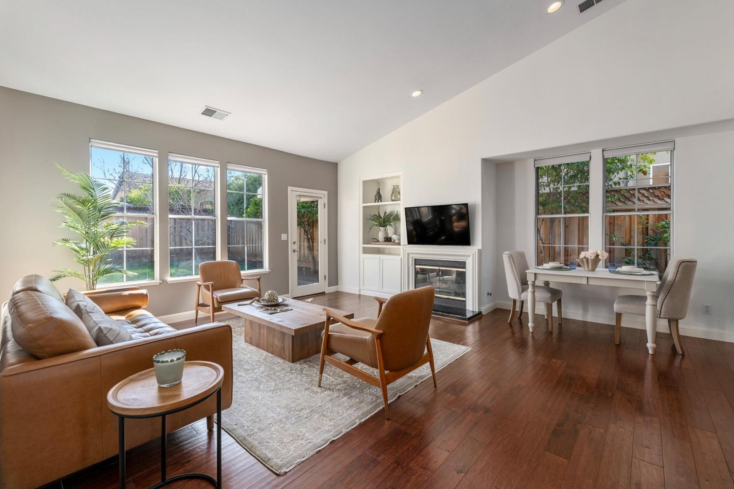 Detail Gallery Image 9 of 23 For 1544 Bouchard Dr, San Jose,  CA 95118 - 3 Beds | 2 Baths