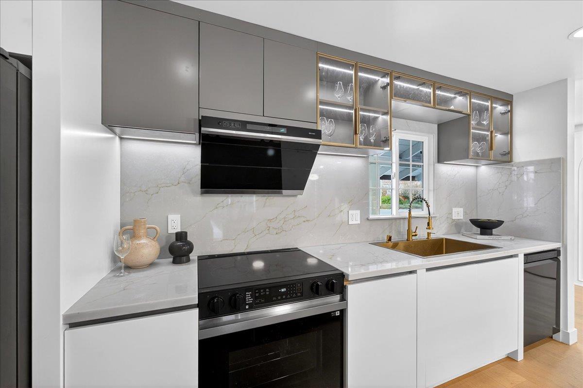 Detail Gallery Image 10 of 41 For 1980 Foxworthy Ave, San Jose,  CA 95124 - 4 Beds | 3 Baths