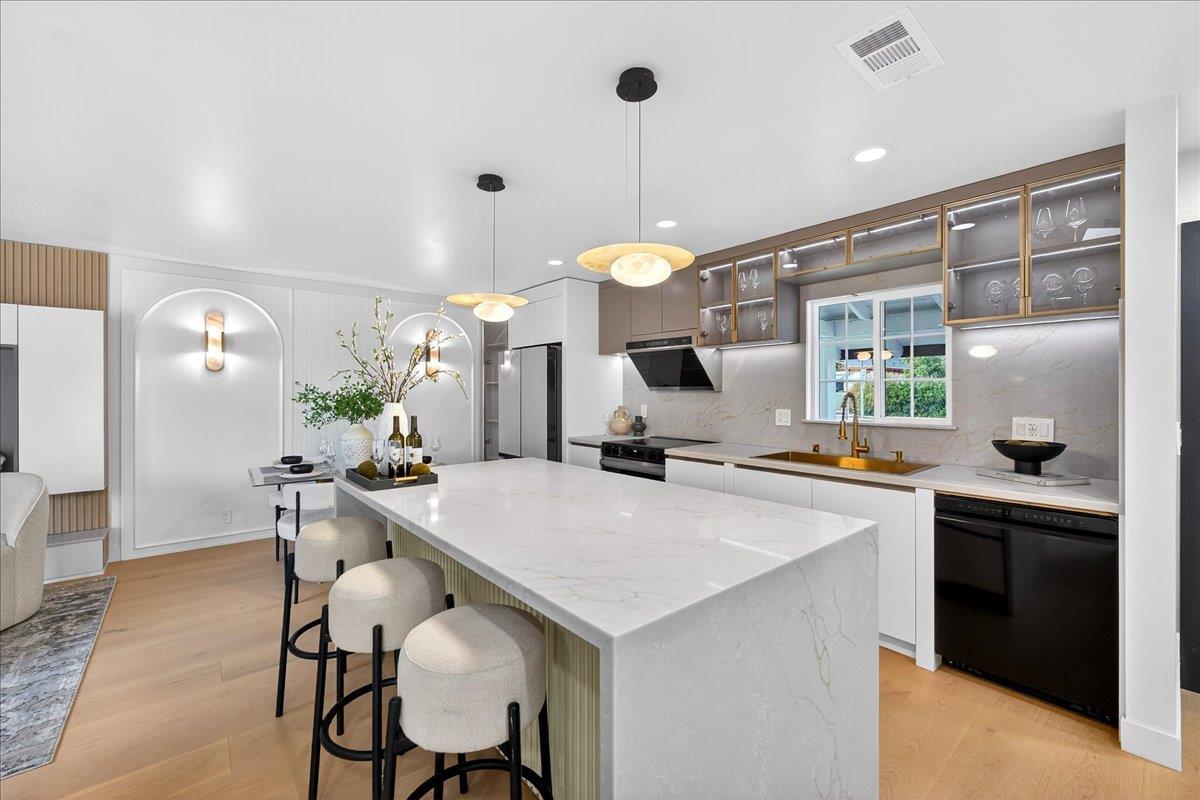 Detail Gallery Image 7 of 41 For 1980 Foxworthy Ave, San Jose,  CA 95124 - 4 Beds | 3 Baths