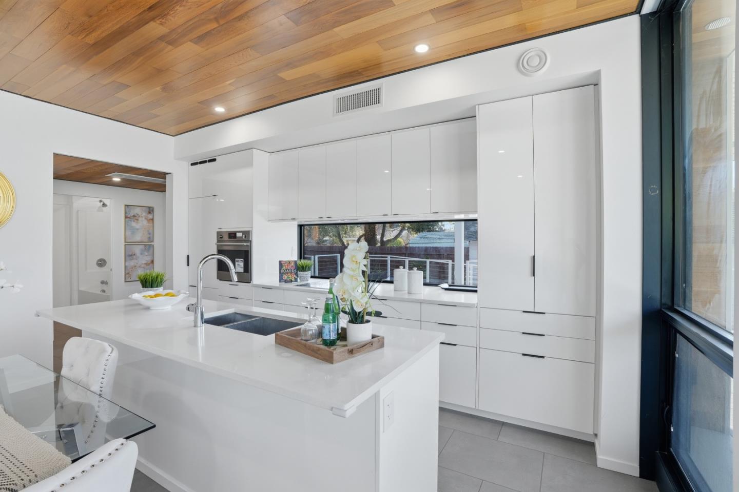 Detail Gallery Image 14 of 73 For 2260 Clarke Ave, East Palo Alto,  CA 94303 - 4 Beds | 3 Baths