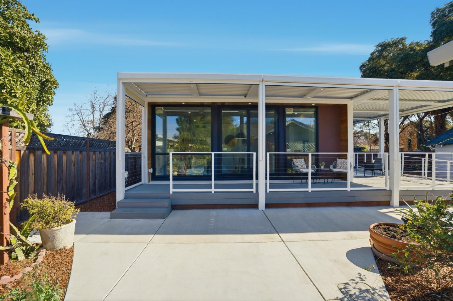 Detail Gallery Image 2 of 73 For 2260 Clarke Ave, East Palo Alto,  CA 94303 - 4 Beds | 3 Baths