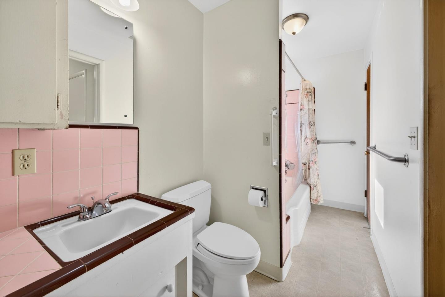 Detail Gallery Image 23 of 33 For 16000 Blossom Hill Rd, Los Gatos,  CA 95032 - 3 Beds | 2 Baths