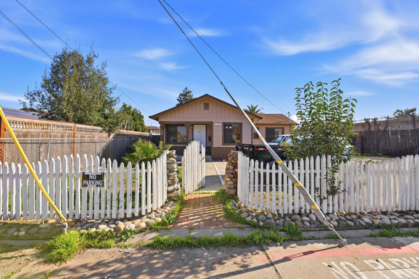 Detail Gallery Image 2 of 26 For 26786 Clarkford St, Hayward,  CA 94544 - 4 Beds | 2 Baths