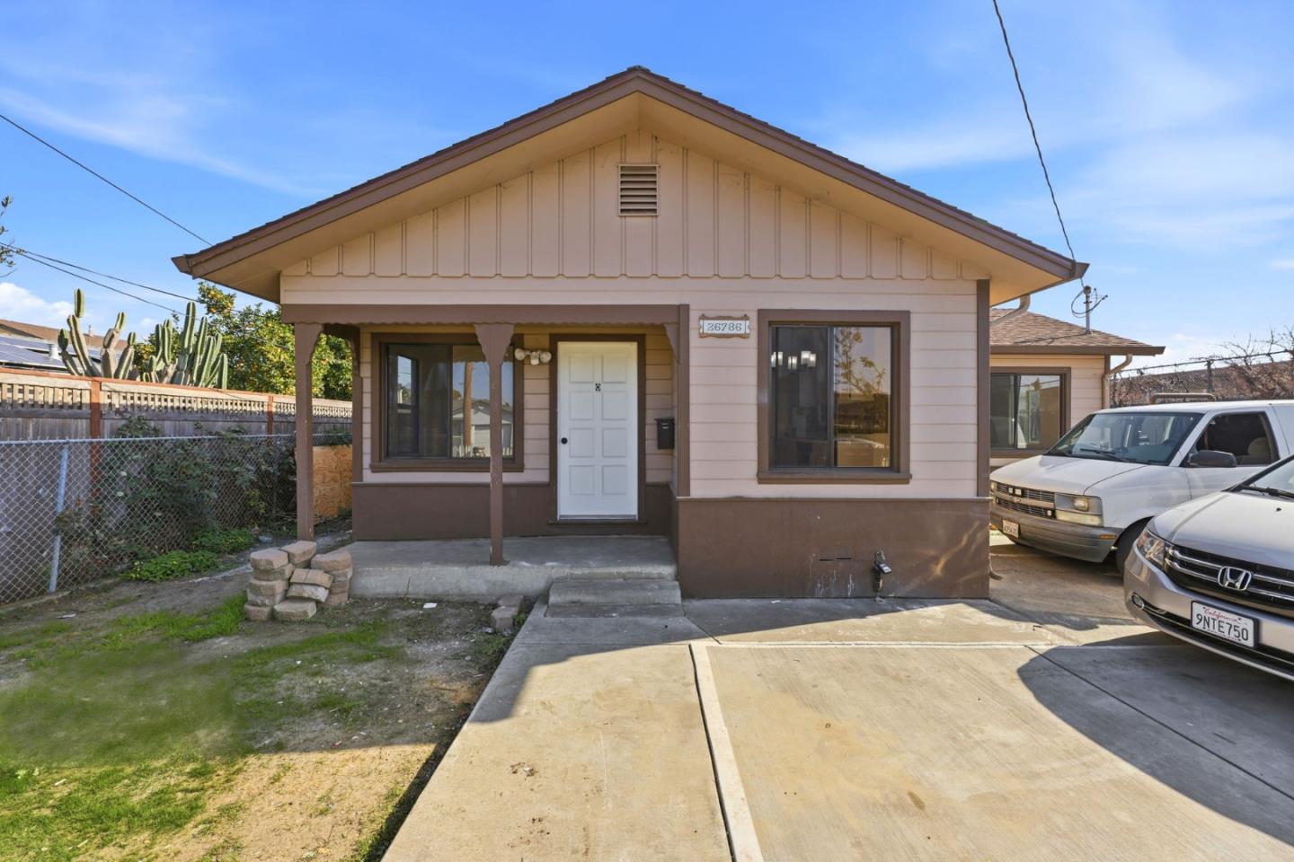Detail Gallery Image 3 of 26 For 26786 Clarkford St, Hayward,  CA 94544 - 4 Beds | 2 Baths