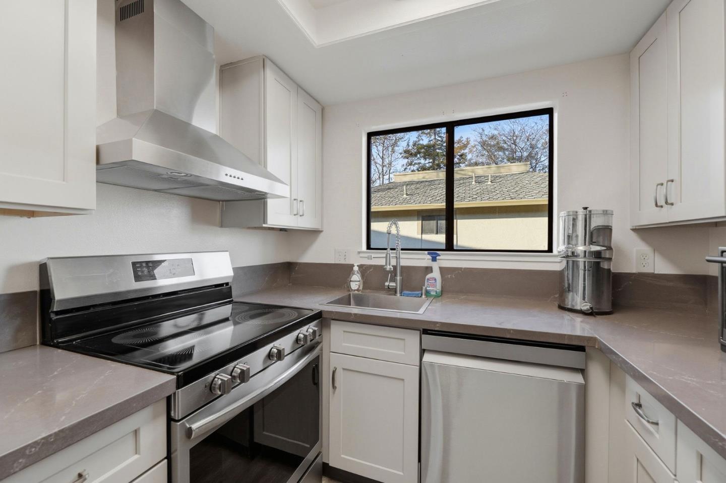 Detail Gallery Image 8 of 33 For 1008 N Abbott Ave, Milpitas,  CA 95035 - 2 Beds | 1 Baths