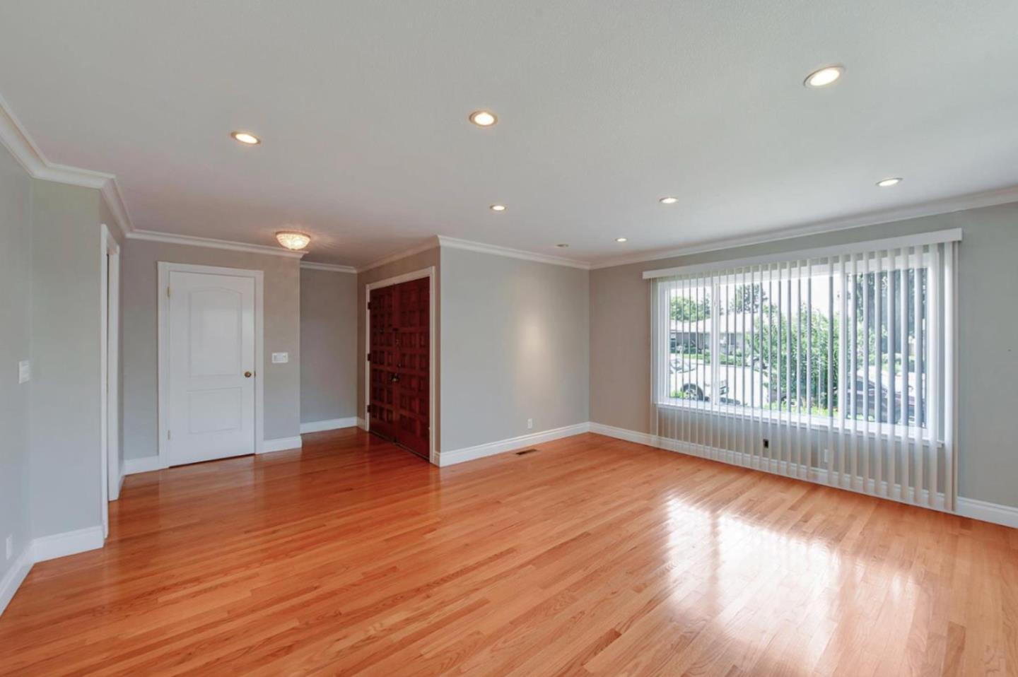 Detail Gallery Image 5 of 32 For 6558 Crown Blvd, San Jose,  CA 95120 - 3 Beds | 2 Baths