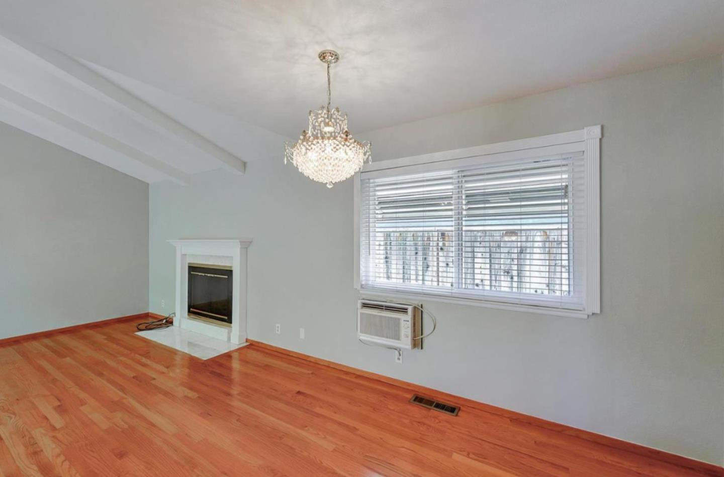 Detail Gallery Image 8 of 32 For 6558 Crown Blvd, San Jose,  CA 95120 - 3 Beds | 2 Baths