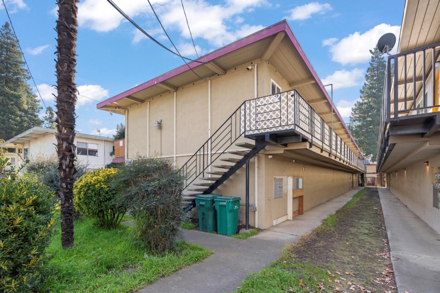 Detail Gallery Image 3 of 19 For 25039 Cypress Ave, Hayward,  CA 94544 - – Beds | – Baths