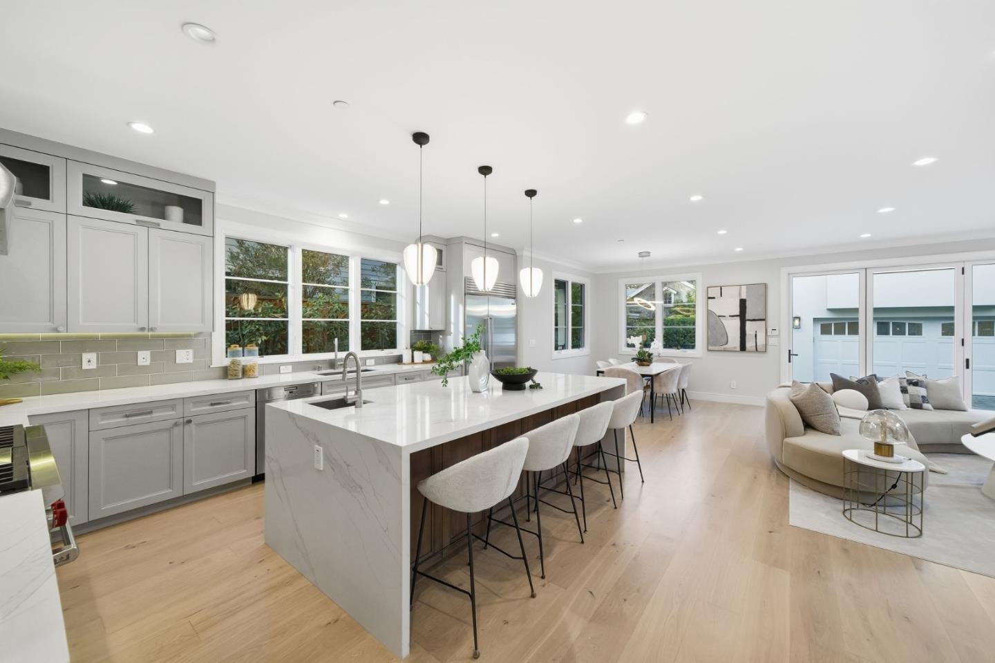 Detail Gallery Image 12 of 62 For 909 Waverley St, Palo Alto,  CA 94301 - 6 Beds | 6/1 Baths