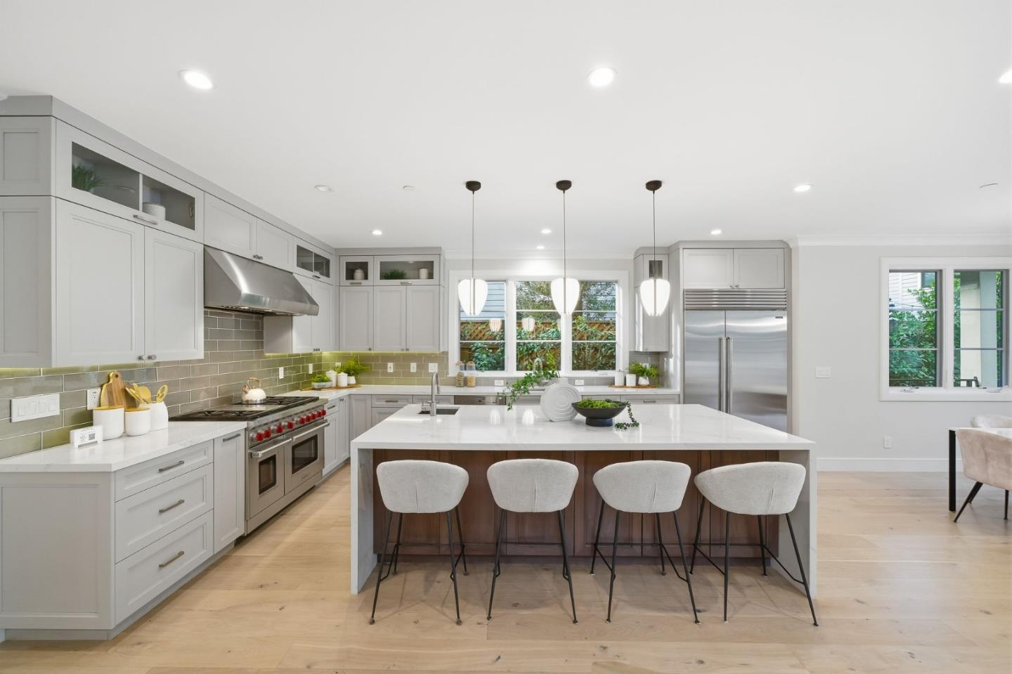 Detail Gallery Image 13 of 62 For 909 Waverley St, Palo Alto,  CA 94301 - 6 Beds | 6/1 Baths