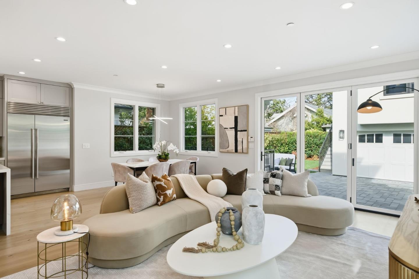 Detail Gallery Image 17 of 62 For 909 Waverley St, Palo Alto,  CA 94301 - 6 Beds | 6/1 Baths