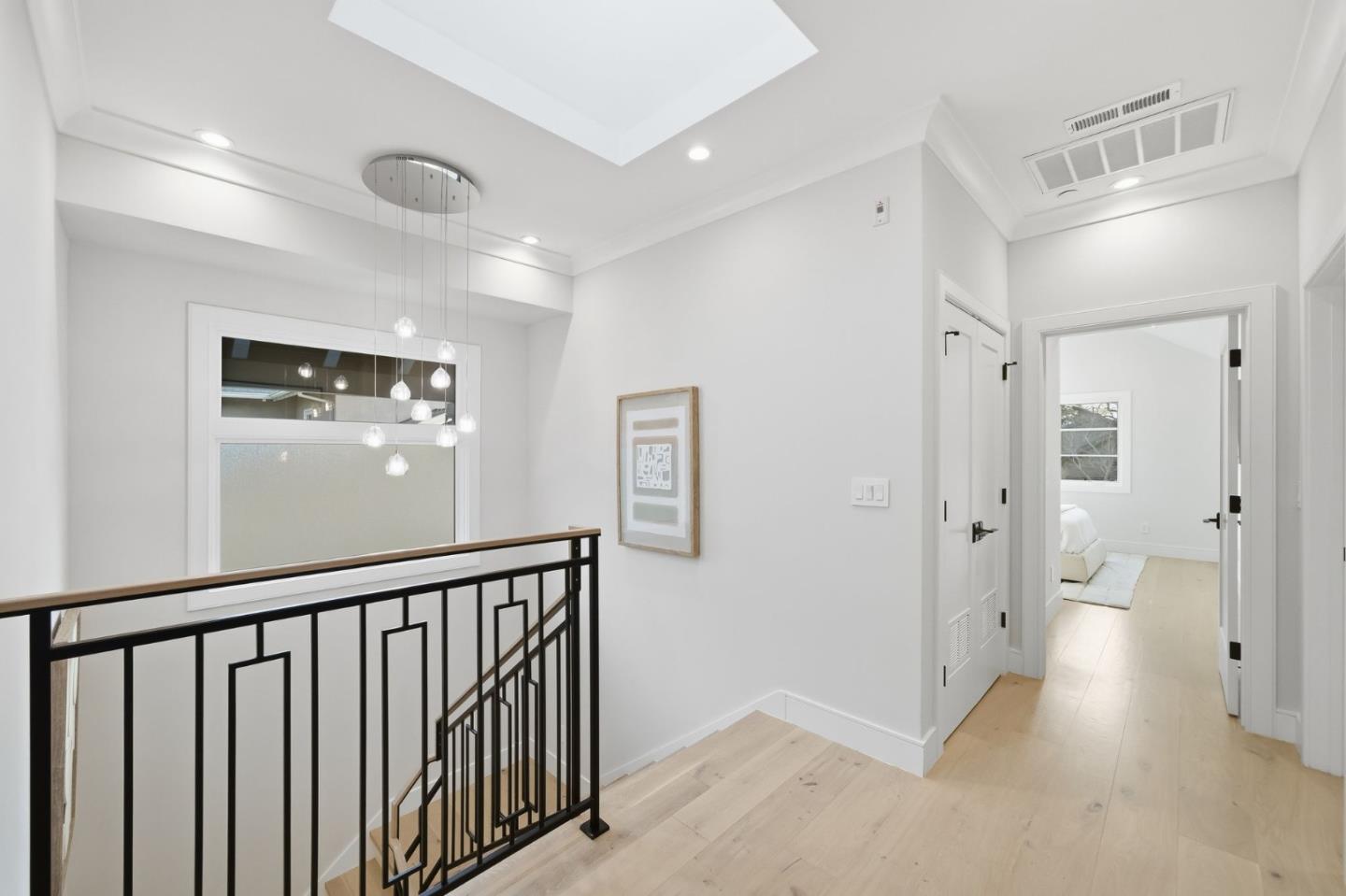 Detail Gallery Image 23 of 62 For 909 Waverley St, Palo Alto,  CA 94301 - 6 Beds | 6/1 Baths