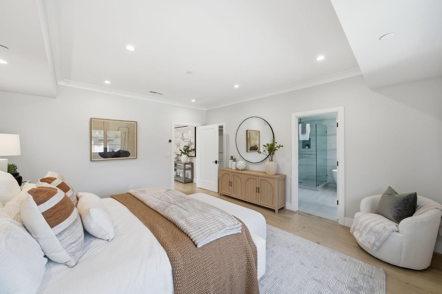 Detail Gallery Image 26 of 62 For 909 Waverley St, Palo Alto,  CA 94301 - 6 Beds | 6/1 Baths