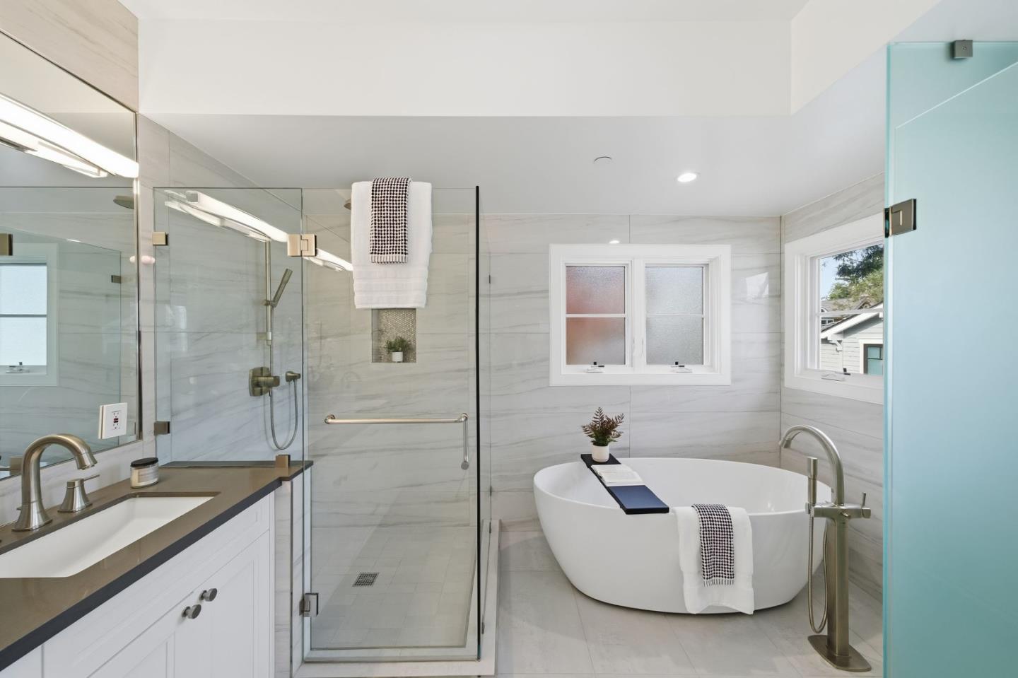 Detail Gallery Image 28 of 62 For 909 Waverley St, Palo Alto,  CA 94301 - 6 Beds | 6/1 Baths